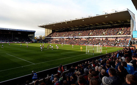 在与埃瓦尔 在与埃瓦尔