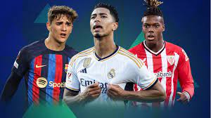 她谦逊地提 她谦逊地提